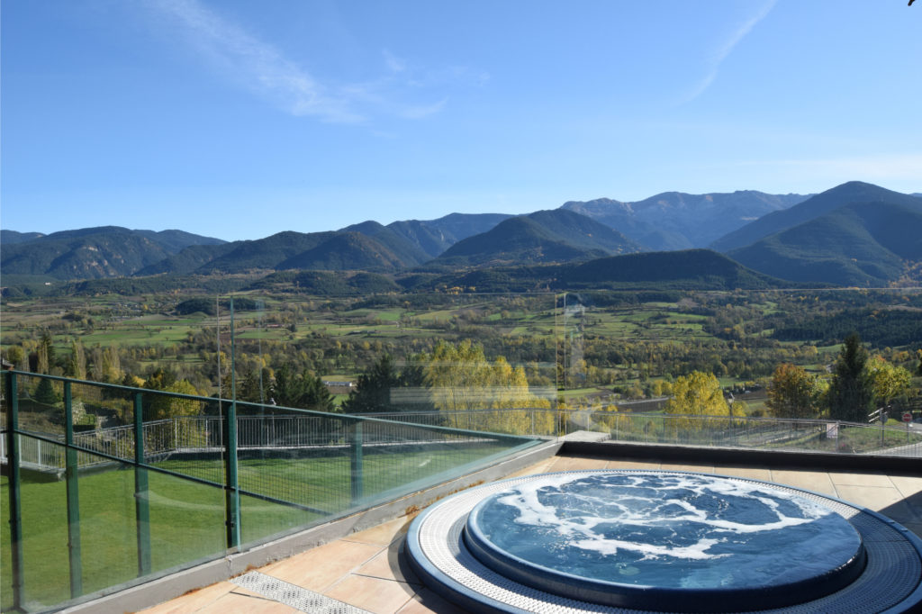 Wellness Spa Jacuzzi Cerdanya EcoResort Cadí